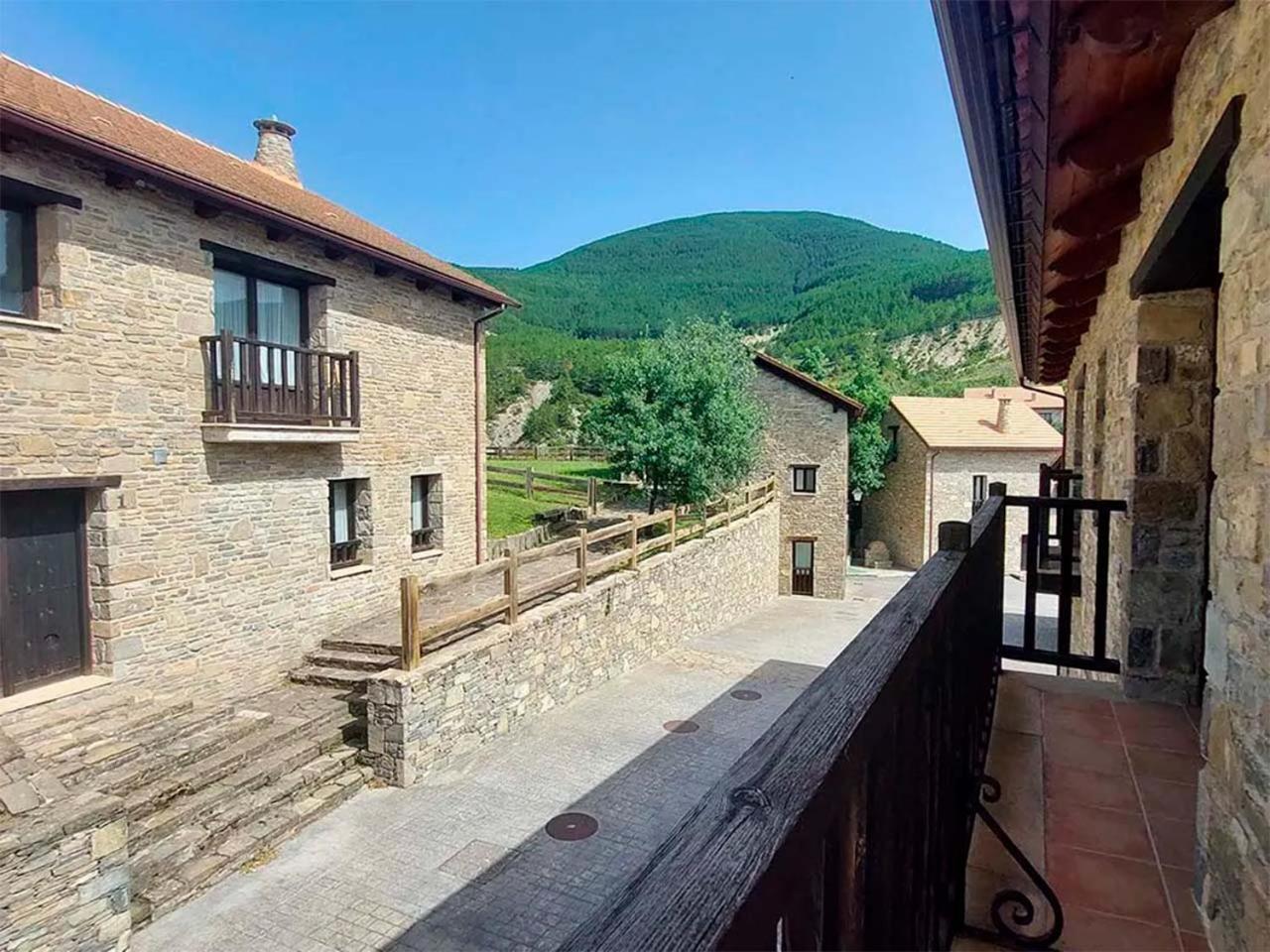 Apartamentos Jaca Mirador De Badaguas 3000 מראה חיצוני תמונה