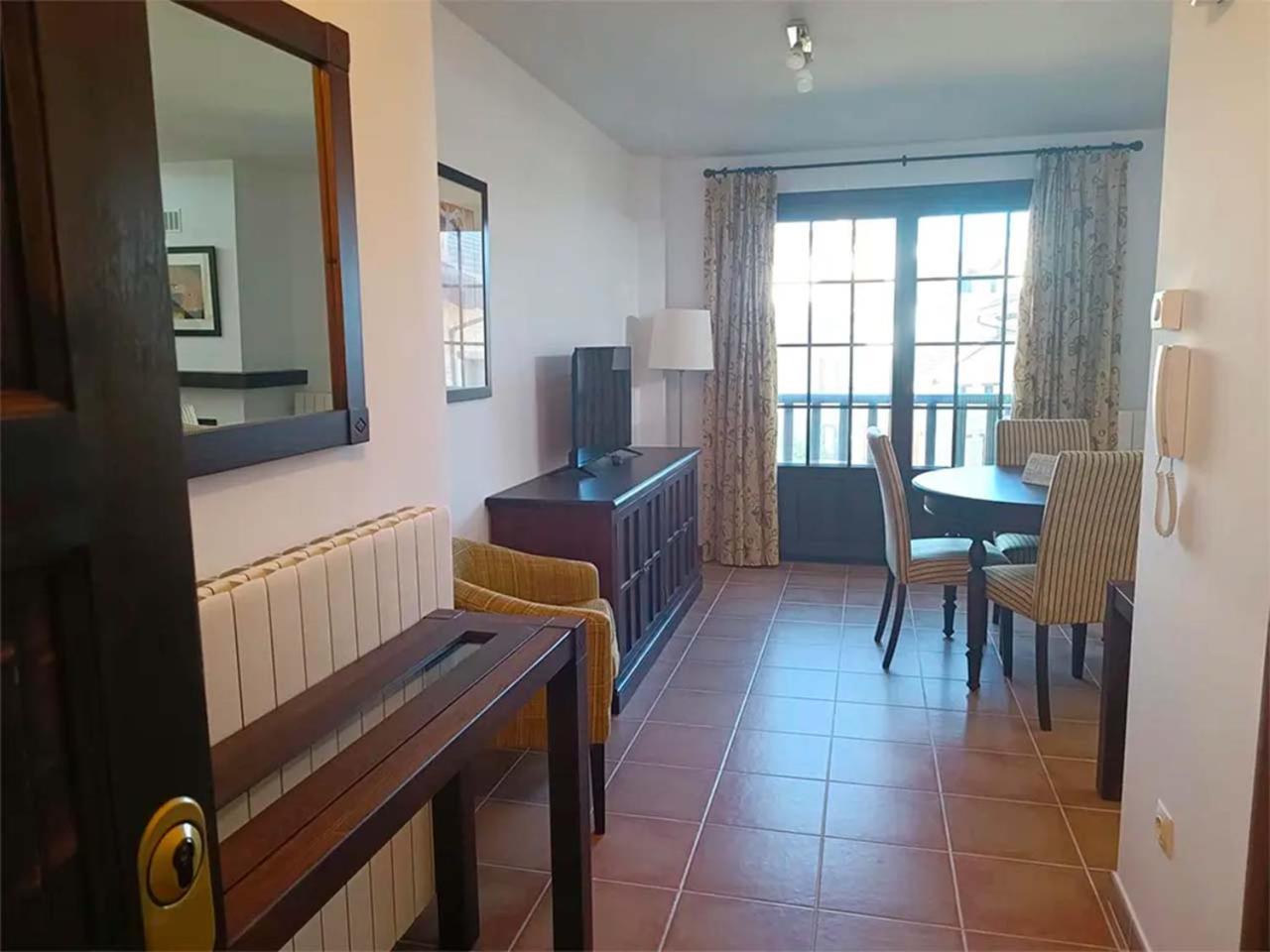 Apartamentos Jaca Mirador De Badaguas 3000 מראה חיצוני תמונה